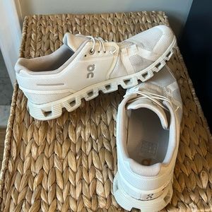 On Cloud 5 Running Shoes